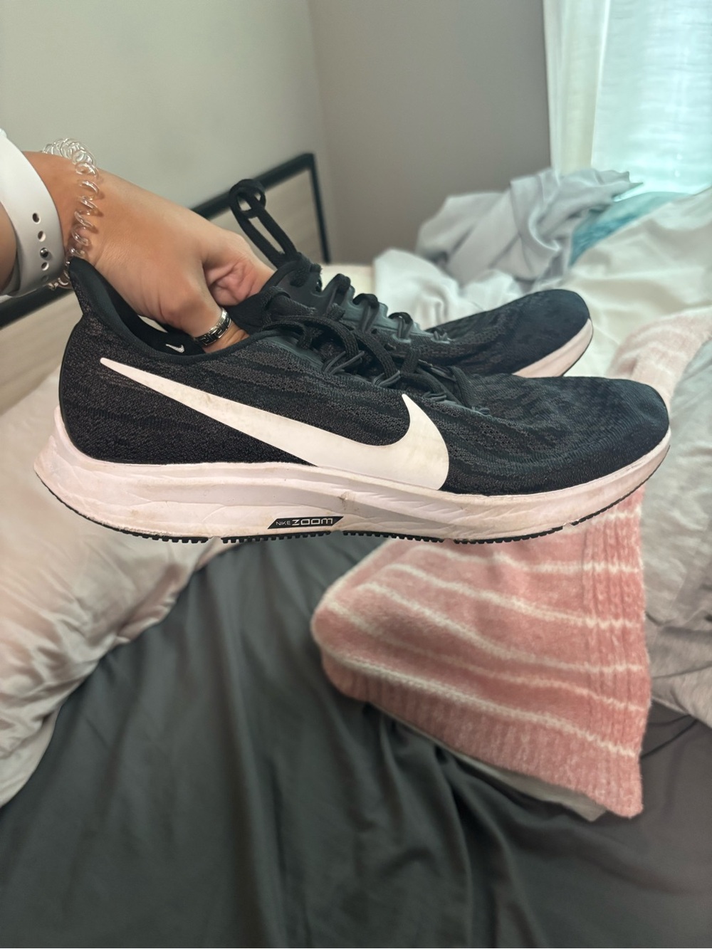 Nike Women's Black and White Running Shoes with Visible Zoom